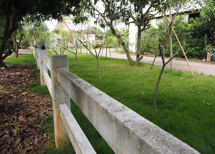 Baan Sai Nam ที่พักพร้อมอาหารเช้า