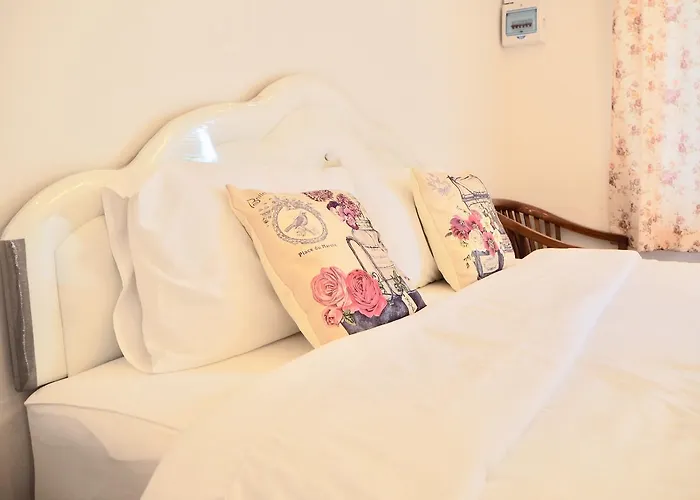 Baan Sai Nam ที่พักพร้อมอาหารเช้า 4*