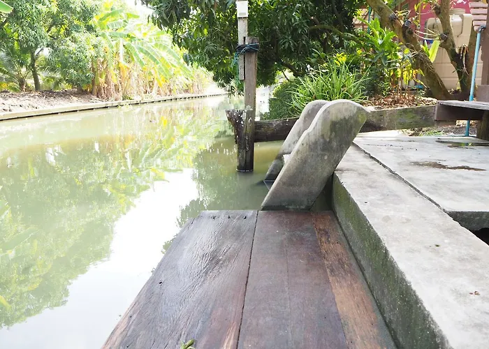 Baan Sai Nam ที่พักพร้อมอาหารเช้า ดำเนินสะดวก